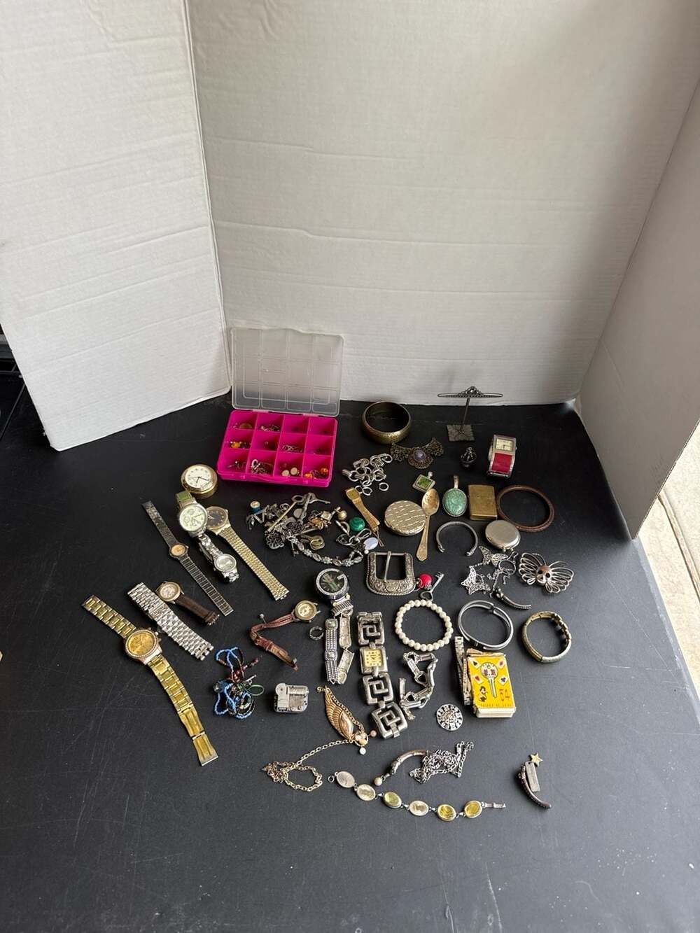 Mixed Jewelry and Watch Lot Vintage & Modern Collection, Swatch, Geneva, Dynasty